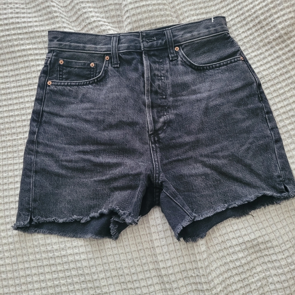 DENIM FORUM Black Denim Women's Shorts 26